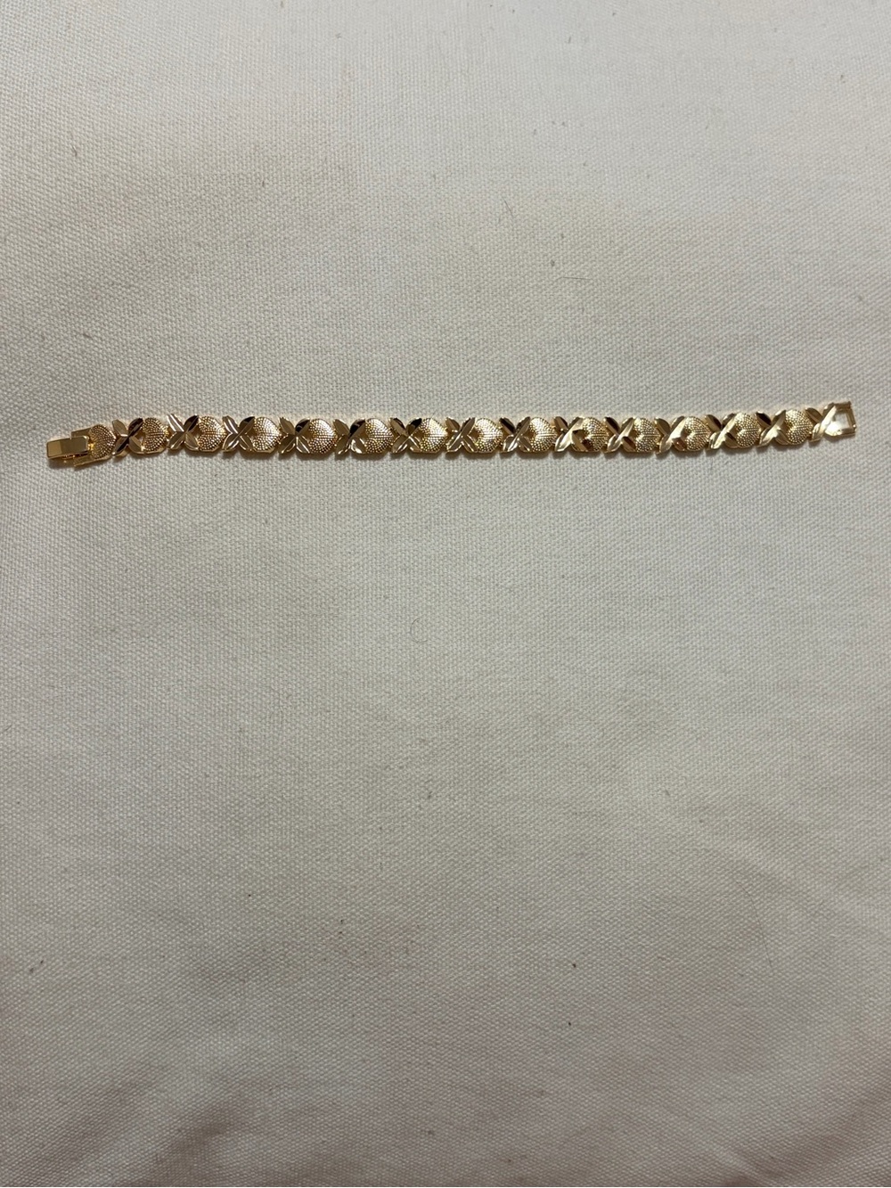 Gold-Tone Women's Link Bracelet - Elegant XOXO Link Design